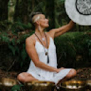 Meet your Posher, Lorie